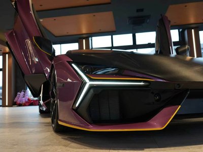 2025 Lamborghini REVUELTO photo 10