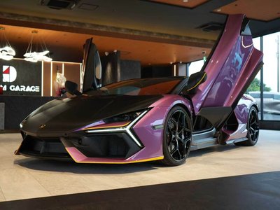 2025 Lamborghini REVUELTO photo 1