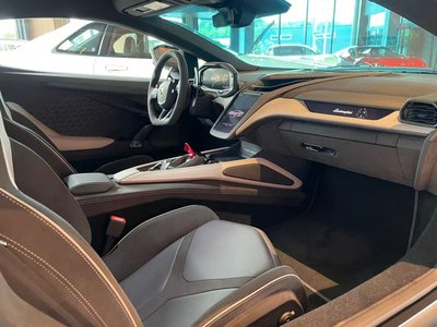 2025 Lamborghini REVUELTO — миниатюра 20