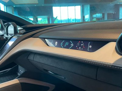 2025 Lamborghini REVUELTO — миниатюра 39