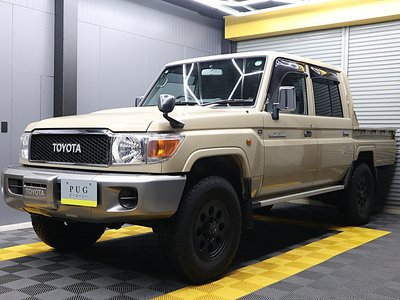 TOYOTA LAND CRUISER - 7