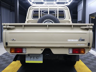 TOYOTA LAND CRUISER - 10