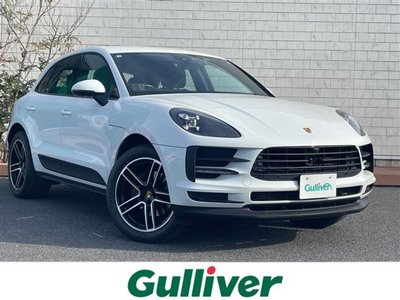 PORSCHE MACAN - 1