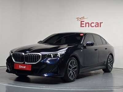 2025 BMW 5 SERIES 照片 1