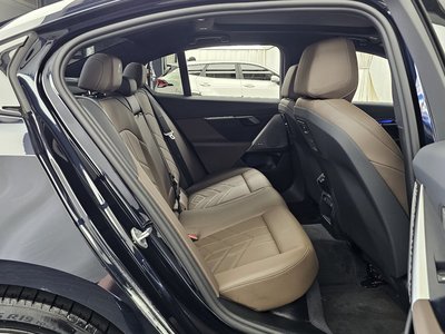 2025 BMW 5 SERIES 缩略图 12