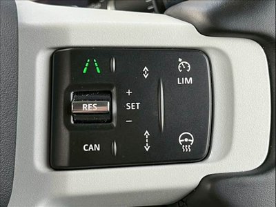 LAND ROVER DEFENDER - 9