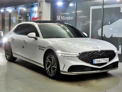 صورة 1 لـ 2022 Genesis G90 (RS4)