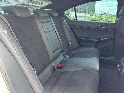 صورة مصغرة 17 لـ 2023 Lexus IS