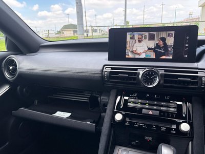 صورة مصغرة 30 لـ 2023 Lexus IS