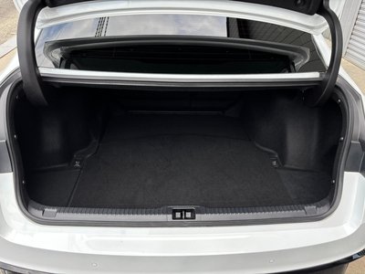 صورة مصغرة 22 لـ 2023 Lexus IS