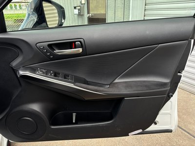 صورة مصغرة 42 لـ 2023 Lexus IS