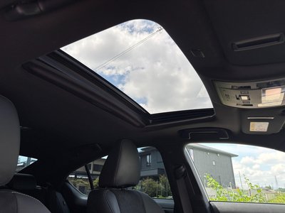 صورة مصغرة 15 لـ 2023 Lexus IS