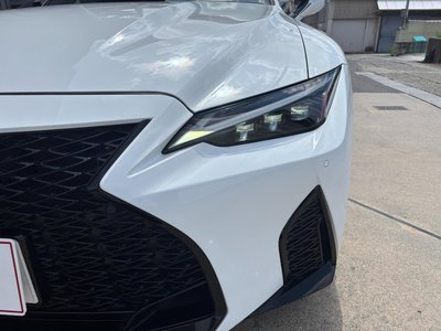 صورة مصغرة 70 لـ 2023 Lexus IS