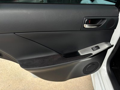 صورة مصغرة 44 لـ 2023 Lexus IS