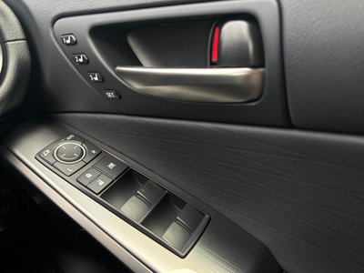 صورة مصغرة 36 لـ 2023 Lexus IS