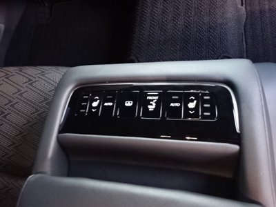 2022 Lexus LS — миниатюра 28
