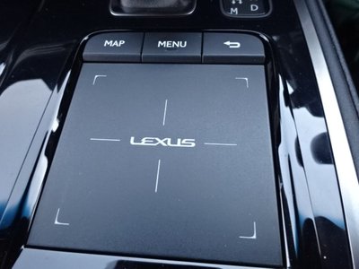 2022 Lexus LS — миниатюра 18