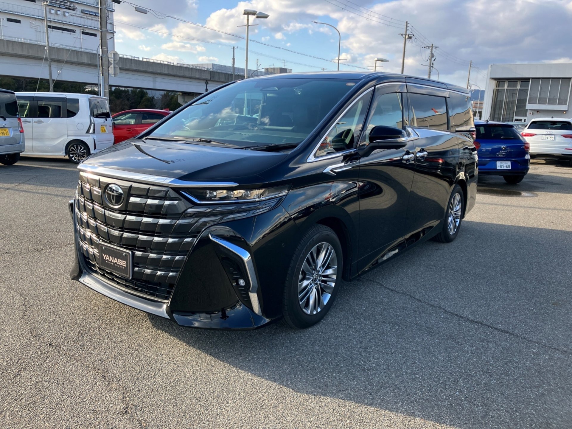 TOYOTA ALPHARD - View 1