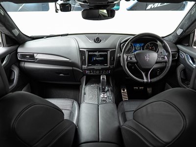 2021 Maserati LEVANTE — фото 5