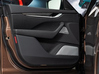 2021 Maserati LEVANTE thumbnail 44