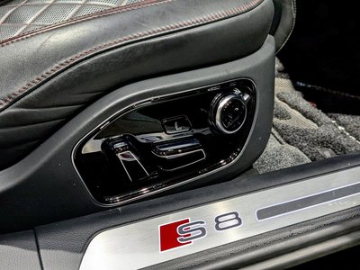 2017 AUDI S8 thumbnail 39