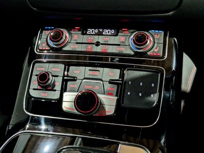 2017 AUDI S8 thumbnail 32