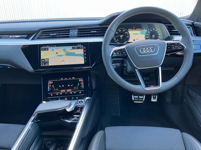 AUDI Q8 SPORTBACK E-TRON - 9