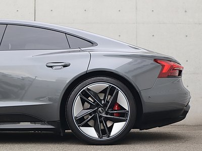 صورة مصغرة 44 لـ 2024 AUDI RS E-TRON GT