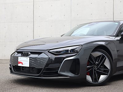 AUDI RS E-TRON GT - 4