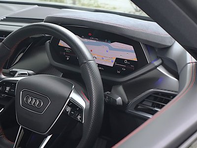 AUDI RS E-TRON GT - 2