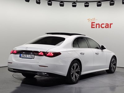 MERCEDES-BENZ E-CLASS - 3