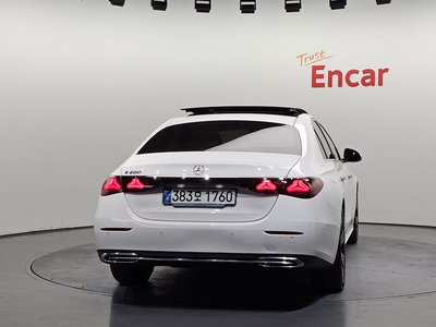 MERCEDES-BENZ E-CLASS - 4