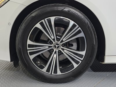 MERCEDES-BENZ E-CLASS - 6