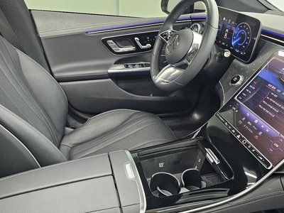 MERCEDES-BENZ EQE - 9