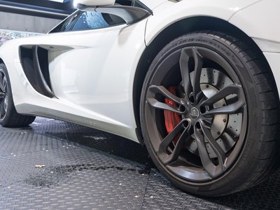 MCLAREN MP4-12C - 10