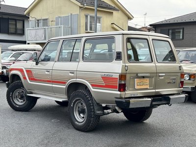 TOYOTA LAND CRUISER 60 - 3