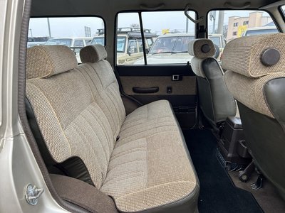 TOYOTA LAND CRUISER 60 - 8