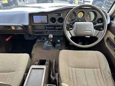 TOYOTA LAND CRUISER 60 - 2