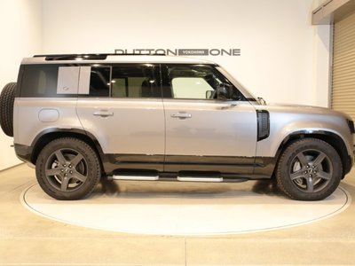 LAND ROVER DEFENDER - 8