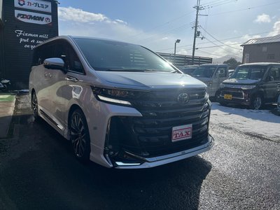 TOYOTA VELLFIRE - 1