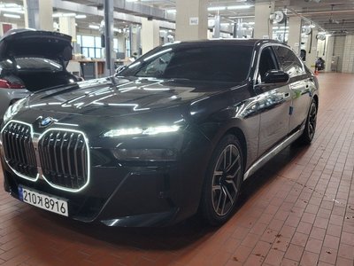 BMW 7 SERIES - 1