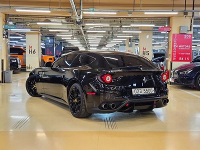FERRARI FF - 4