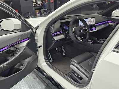 صورة مصغرة 13 لـ 2024 BMW 5 SERIES