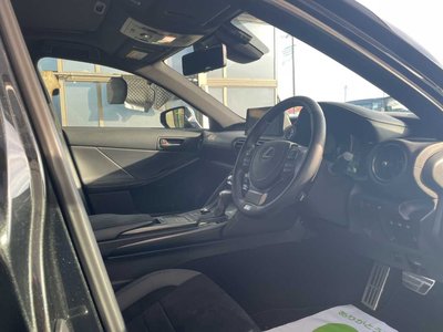 2023 Lexus IS — миниатюра 17