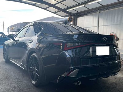 2023 Lexus IS — миниатюра 24