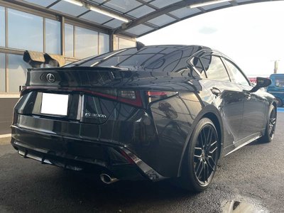 2023 Lexus IS — миниатюра 22