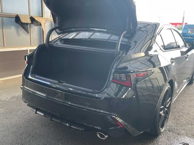2023 Lexus IS — миниатюра 5