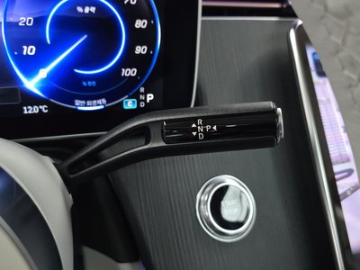 MERCEDES-BENZ EQE - 9