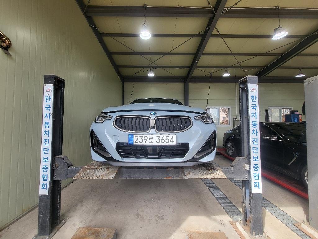 BMW 2 SERIES - View 1