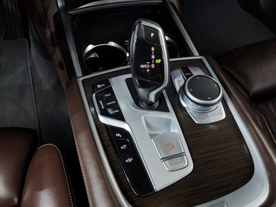 BMW 7 SERIES - 9